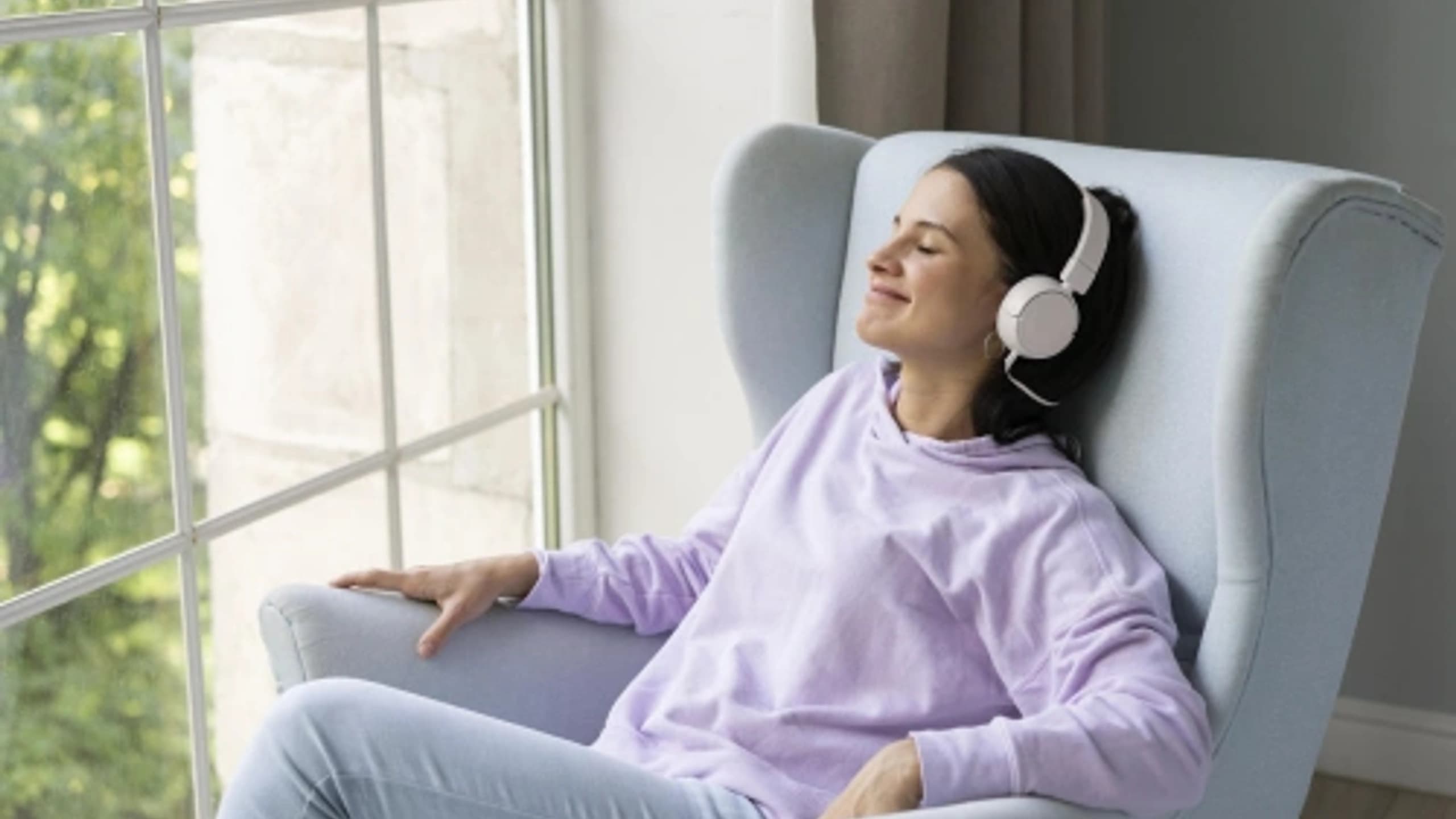 Unwinding After a Long Day: The Best Relaxing Music to De-stress